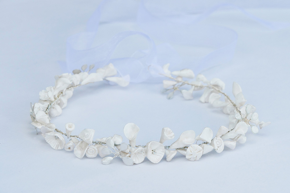tiara blanca porcelana